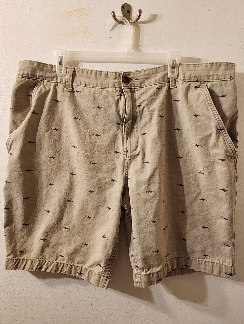 Faded Glory Taupe/Khaki Shark-Print Flat Front Shorts Men's Size 42
